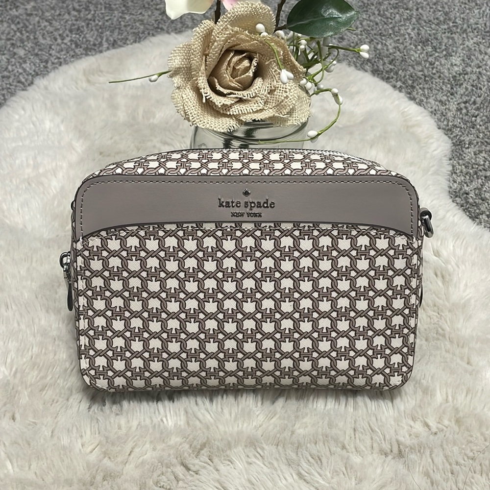 ✨NWOT Kate Spade Link Camera Bag✨